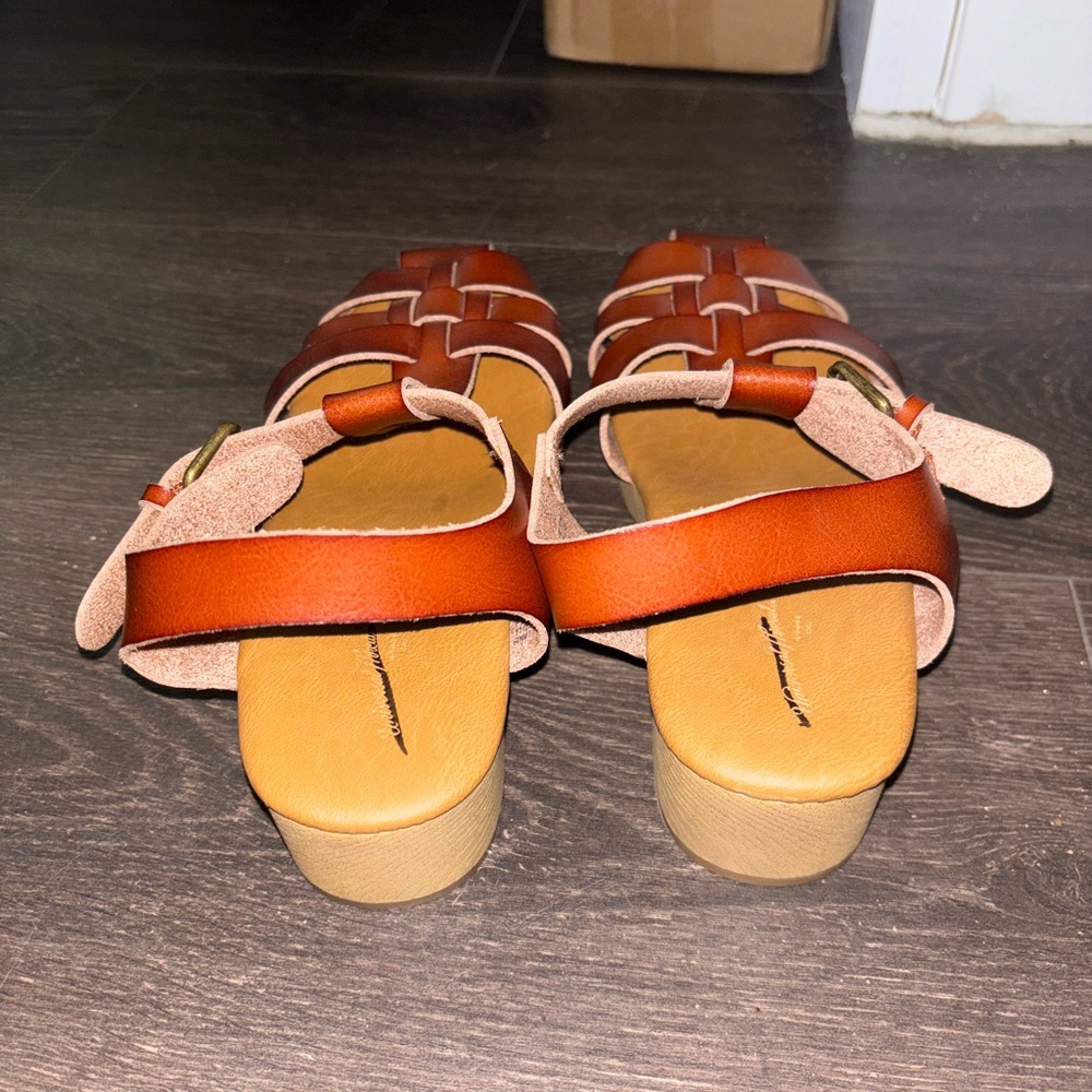 Universal Thread Mules - Picture 4 of 5